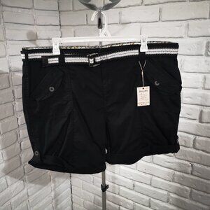 NWT Suko Jeans Ladies Size 22W Black Poplin Rolled Up Curve & Stretch Shorts